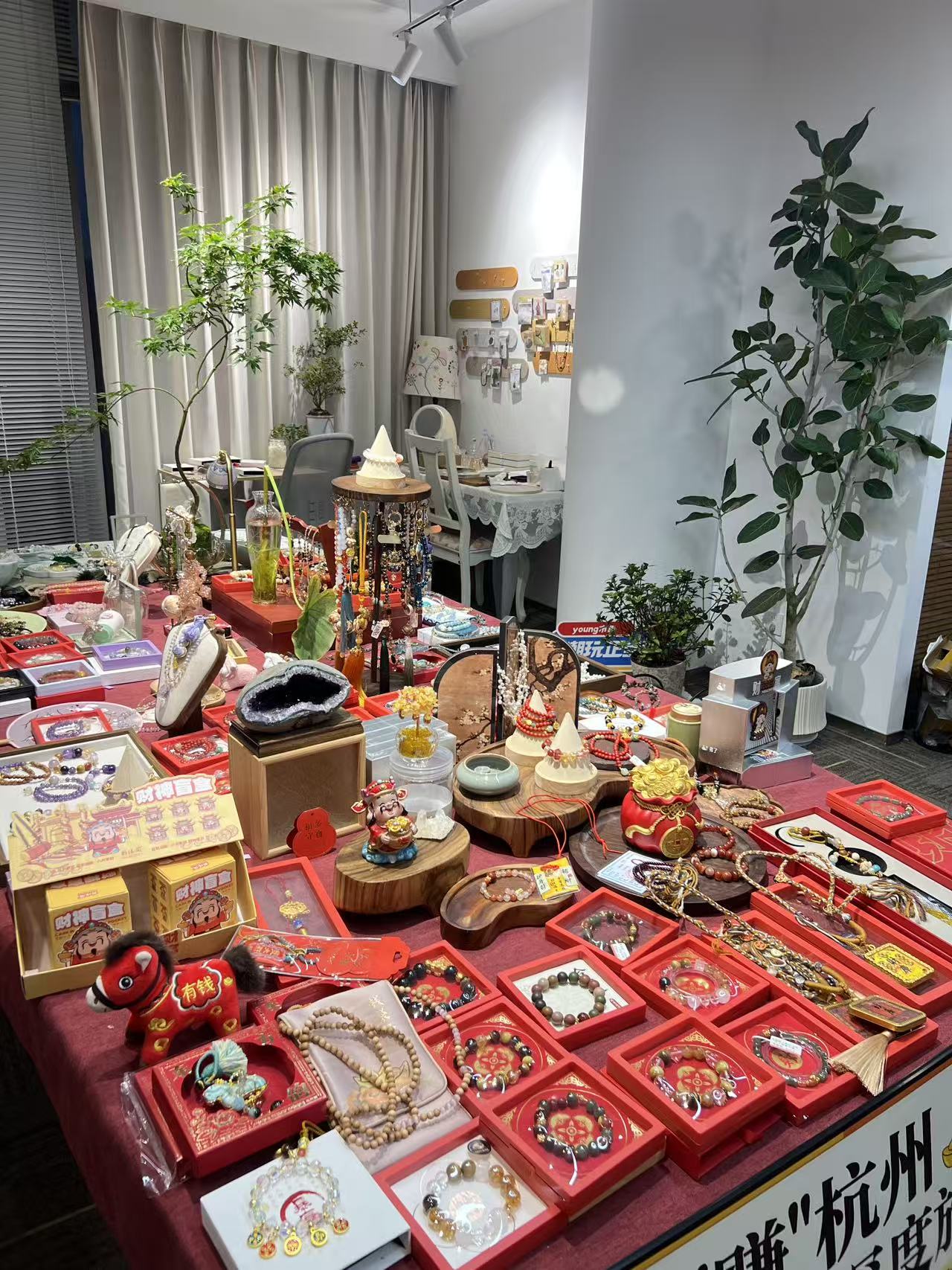AI 手串线下陈列场景